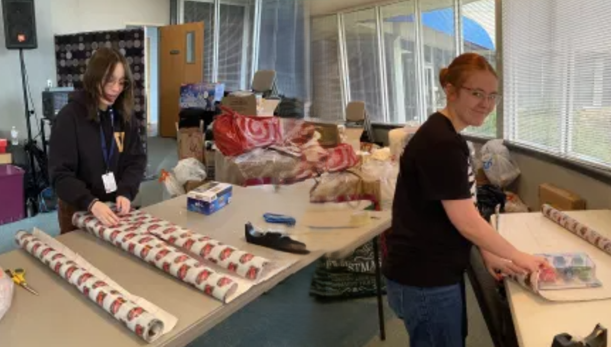 YMCA Gift Wrapping